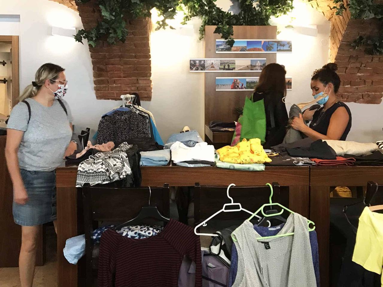 How To Host A Clothing Swap Party: Guide - Almost Zero Waste How To Host A Clothing Swap Party: Guide - Almost Zero Waste